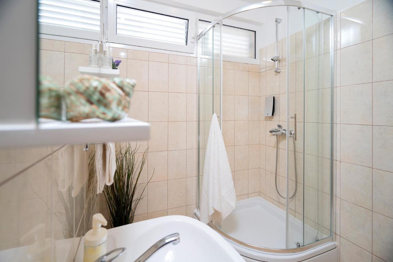 Novak Guesthouse - Zf Hvar Đảo Hvar Ngoại thất bức ảnh