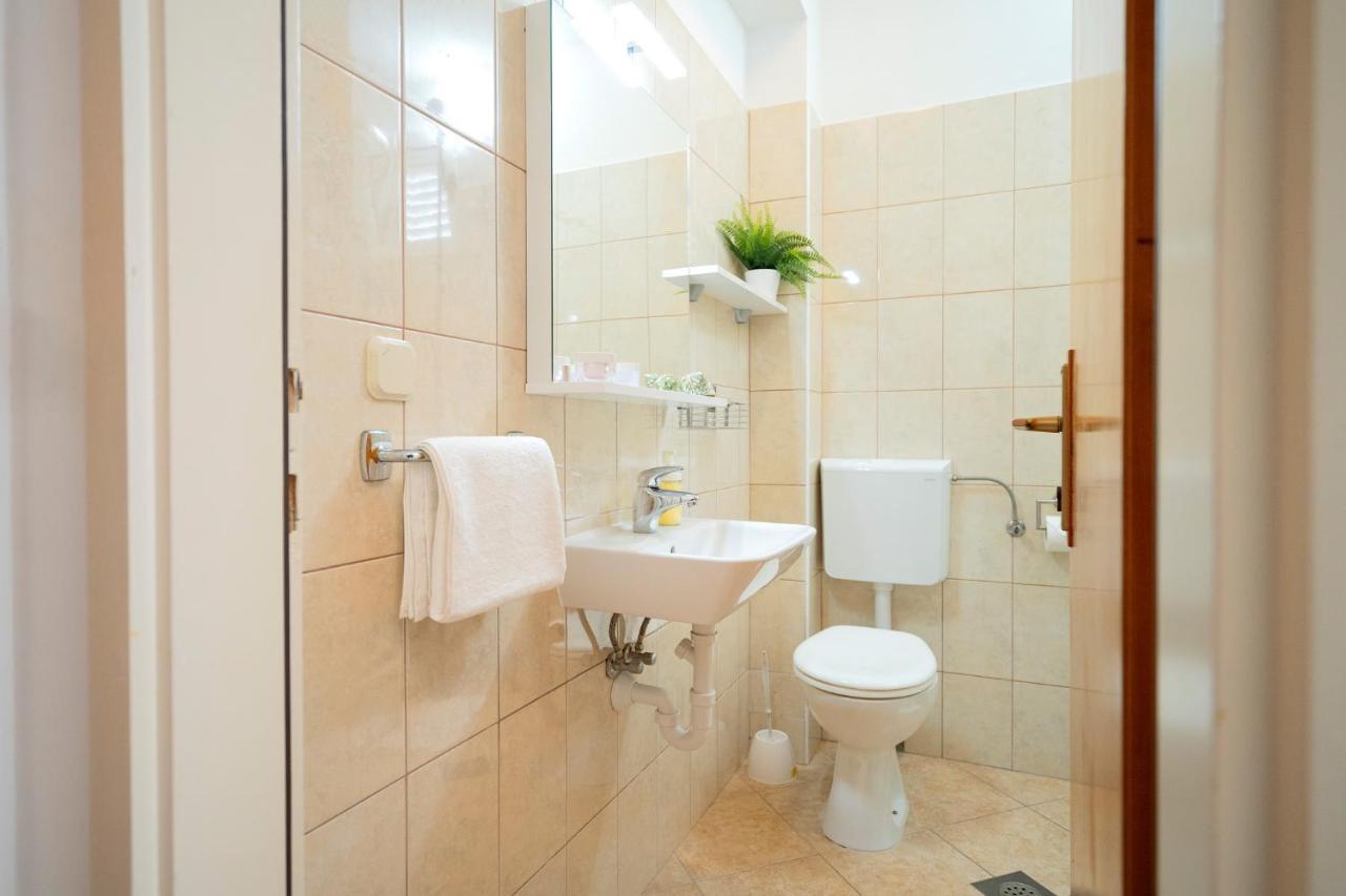 Novak Guesthouse - Zf Hvar Đảo Hvar Ngoại thất bức ảnh