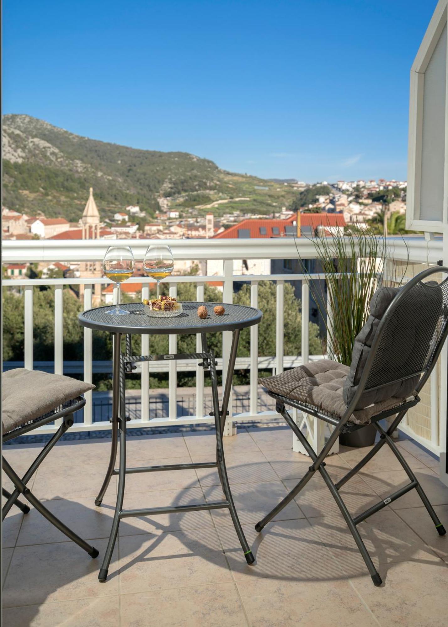 Novak Guesthouse - Zf Hvar Đảo Hvar Ngoại thất bức ảnh